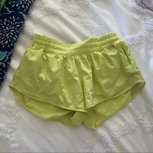 Lululemon hotty hot 2.5 in Lemon